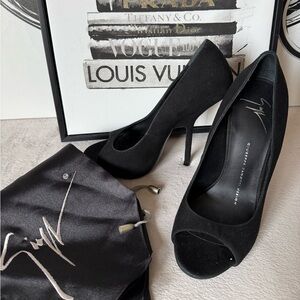 Giuseppe Zanotti Black Suede Pumps Shoes Like New